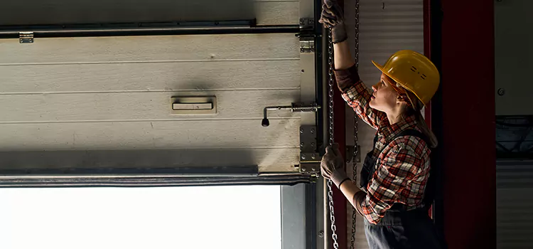Addressing Common Garage Door Stoppage Issues in Seguin, TX