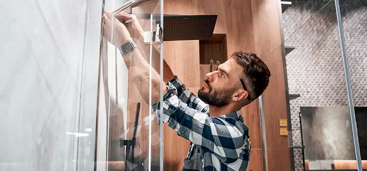 Replace Shower Doors with Frameless Seguin