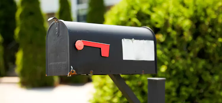 Secure Mailboxes for Packages Seguin
