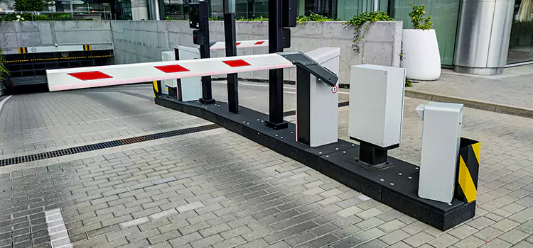 Custom Gate Design & Integration Seguin